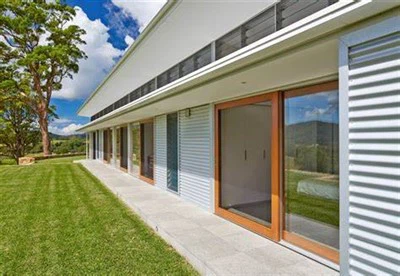 Uși glisante din lemn încadrate din lemn